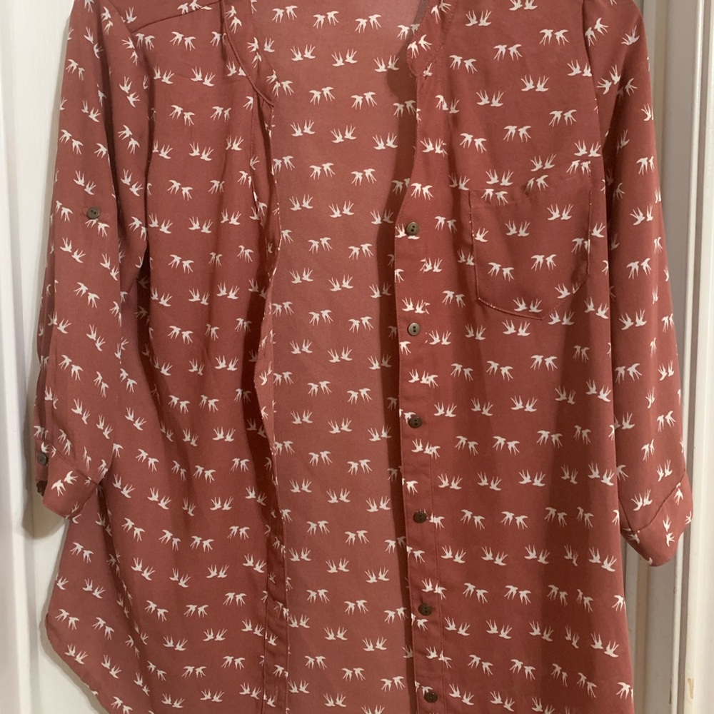 Quarter length sleeves blouse